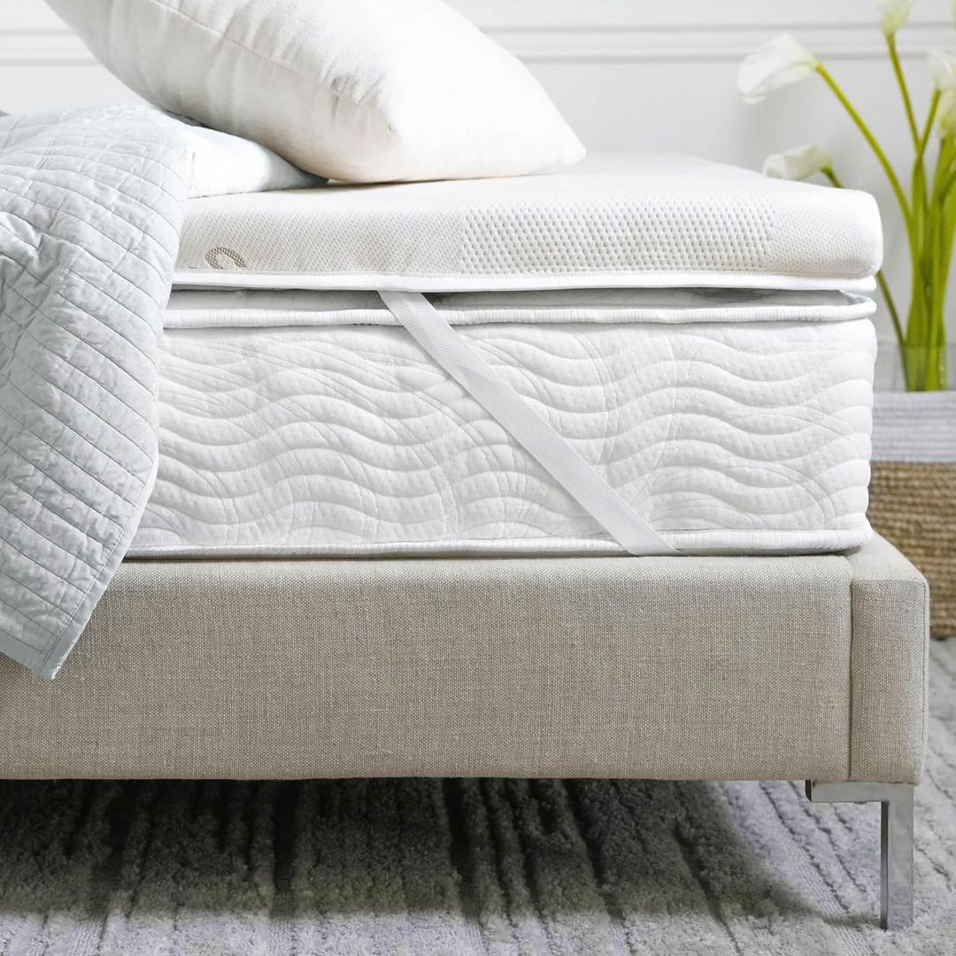 Saatva High-Density Foam Mattress Topper - 1.5 Layer of High-Density Foam - Contouring Comfort with Medium Firmness - Queen