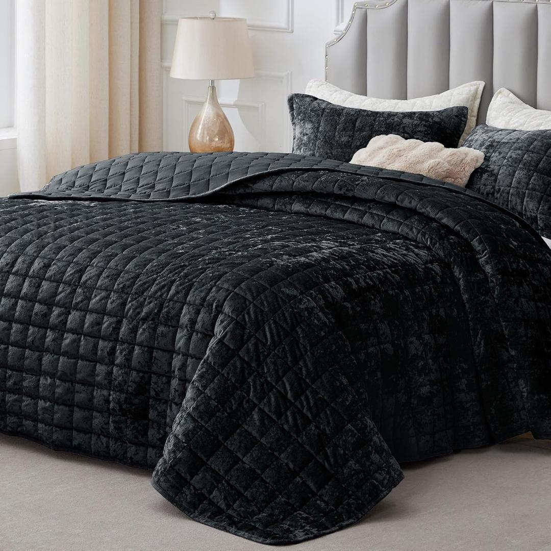 BEDELITE Velvet Quilt Set King Size - Luxury Velvet Comforter Bedding Set 3 Pieces, Lightweight Soft Cozy Shiny Black Oversized Bedspread Coverlet for All Seasons with 2 Pillow Shams