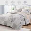 Exclusivo Mezcla Reversible Boho Quilts King Size, Gray Bedspreads Lightweight Coverlet All Season Patchwork Quilt Bedding Set with Printed Floral Pattern (1 Quilt, 2 Pillow Shams)