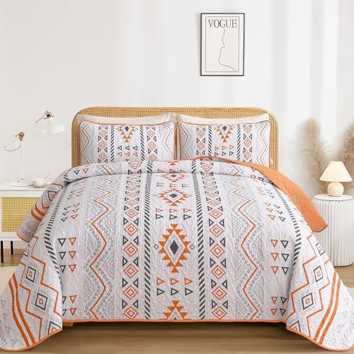 Drucon Boho Aztec Quilt Set Queen Size 3 Pieces Terracotta Ultra Soft Lightweight Fall Quilt Beddding Set, Microfiber Bohemian Bedspread Coverlet Set with 2 Pillowcases for All Season (Queen, 90"x96")