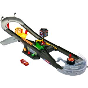 Mattel Disney Pixar Cars Track Set, Piston Cup Action Speedway Playset with 1:55 Scale Lightning McQueen Die-Cast Toy Car