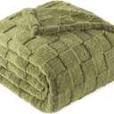 Exclusivo Mezcla Queen Size Flannel Fleece Blanket, Super Soft and Warm Lightweight Checkered Pattern Blankets for All Seasons, 90x90 Inches, Olive Green
