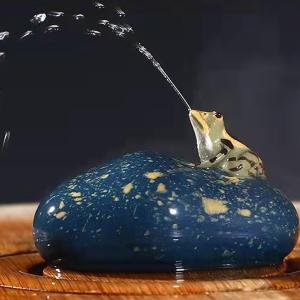 LYART Magic Tea Pet Frog Which Can Spray Water, Zisha Kung Fu Frog Tea Set Ornament Accessories, Decoration for Tea Table Tearoom, for Tea Drinker (1.Cyan A)