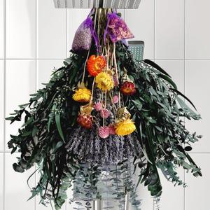 129 PCS Dried Eucalyptus Stems with Lavender Flowers Bundle for Shower,Natural Preserved Eucalyptus Leaves with Chrysanthemum flower Sachet Bundles for Home Wedding Fragrance Bathroom Table Vase Decor