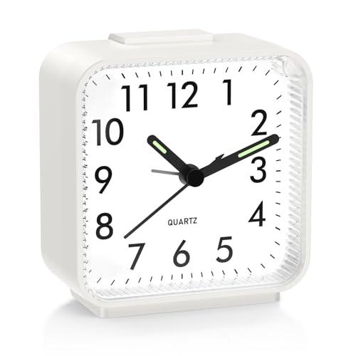 ORIA Analog Alarm Clock, Small Travel Alarm Clock, Quartz Movement Desk Clock with Light, Snooze Function, Increasing Alarm Sound, Battery Operated Alarm Clock for Elderly, Teen, White