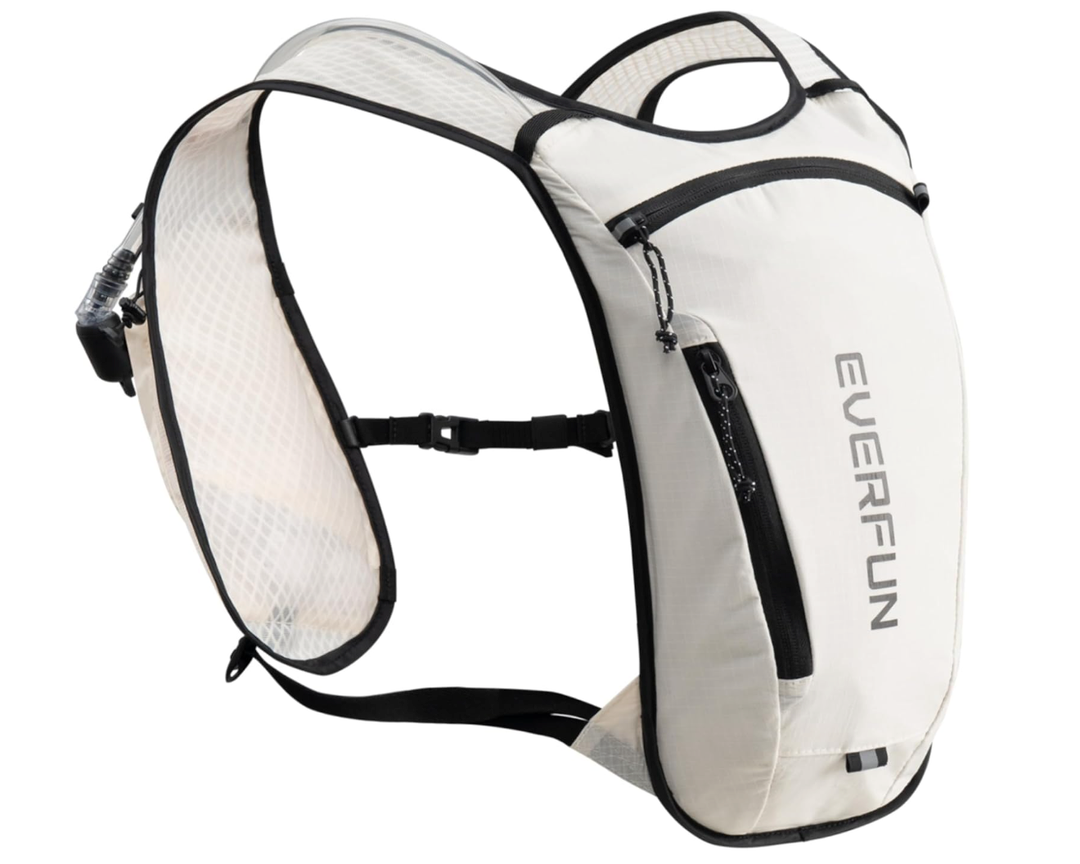 EVERFUN Hydration Backpack Running Vest Small Hiking Water Backpack with 1.5L Water Bladder for Women Men, Lightweight Reflective Dayhike Hydro Pack for Trail Running, Biking, Race, Marathons