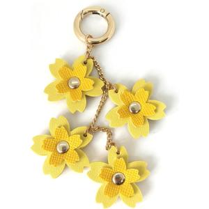 Leather Flower Decorative Keychain PU Leather Flower Keychains Boho Accessories for Women Purse Pendant Charms, Yellow