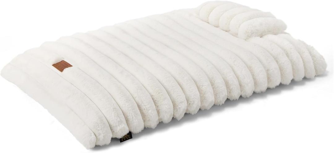 Town & Country Luxe CuddleTown Ribbed Bubble Stripe Pillow Crate Mat Pet Bed, Machine Washable Cover, Soft & Calming, Non-Slip Bottom, Cream, Medium 35"x24"x3"