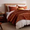 LEAONME Velvet Quilt California King Size 118''x106'', Lightweight Burnt Orange Velvet Comforter Set with 2 Matching Shams, Soft Cross Stitch Bedspread, Oversized King Quilt Set for All Season