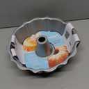 Cuisinart Chef's Classic Nonstick Bakeware 9-1/2-Inch Fluted Cake Pan,Silver