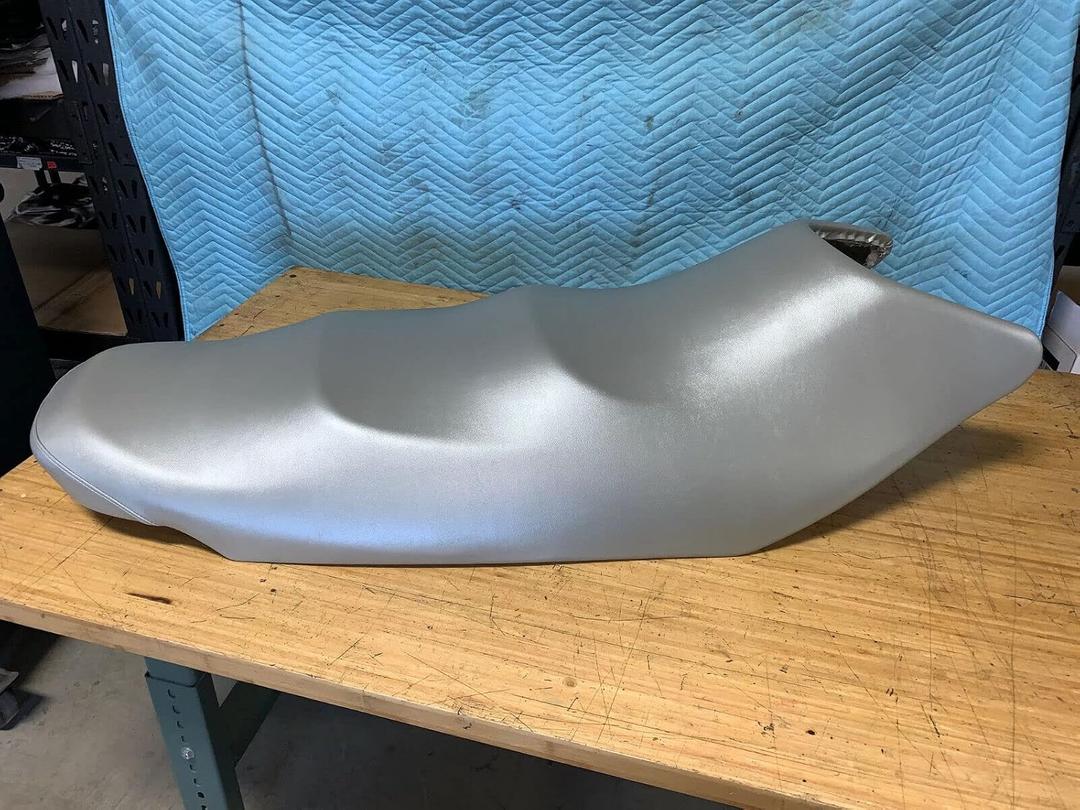 New Replacement seat cover fits Yamaha WAVERUNNER VX110 2004-14 VX 110 Deluxe Sport Silver 038A