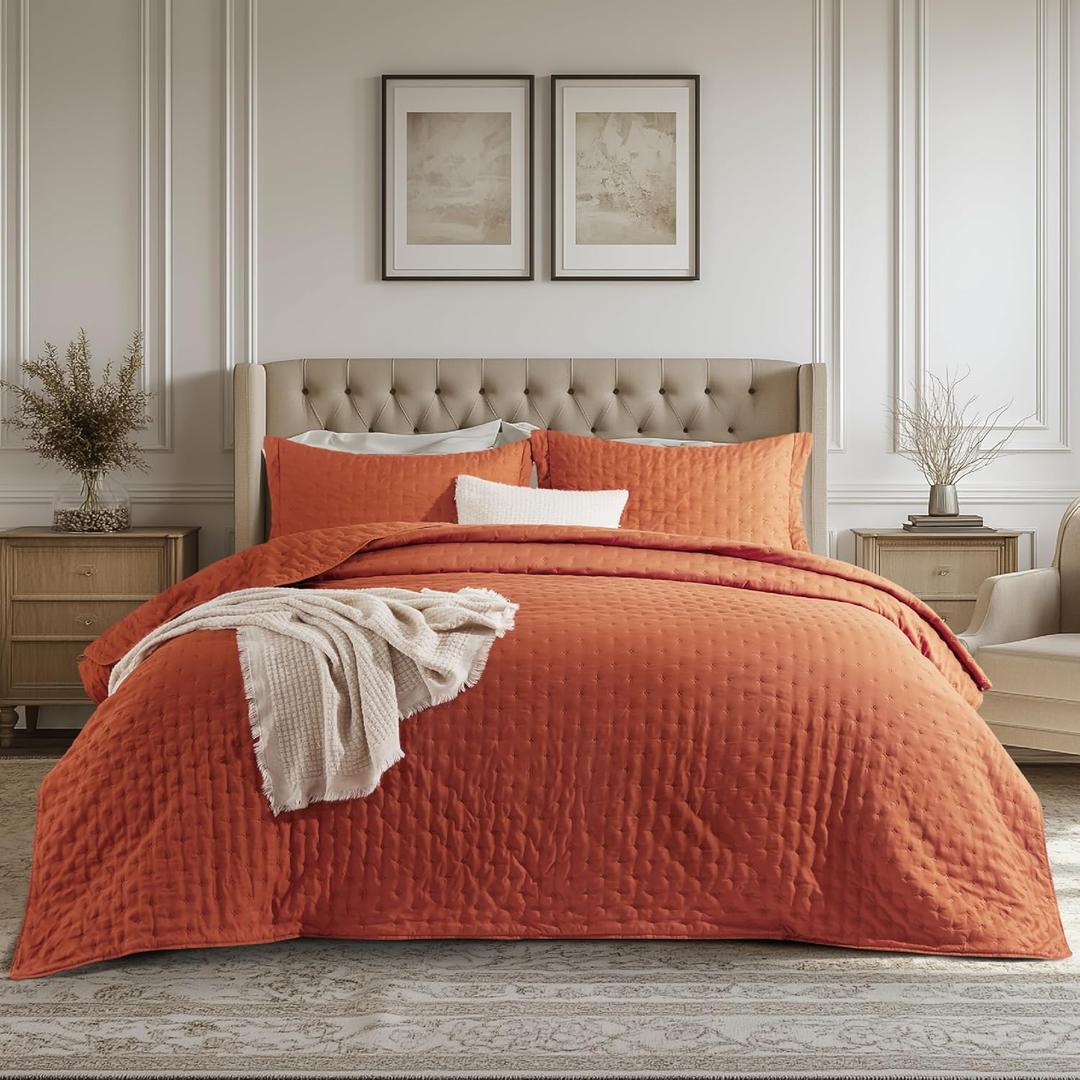 Bedsure King Quilt - Red Orange Bedspread King Size & Lightweight Comforter, Boho Coverlet with Clover Pattern, Ultra Soft All-Season Bedding, 106 x 96 Inches | Stitch-Free Quilting, Ultra Soft, Lightweight, Machine Washable, Pet-Friendly