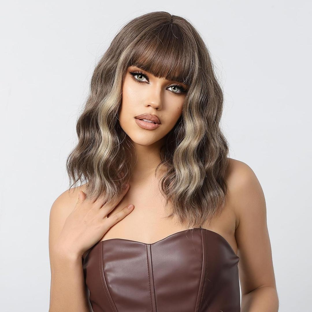 testar Brown Bob Wigs With Bangs Short Wavy Brown Wigs With Blonde Highlights Natural Brown Blonde Wig For White Women Synthetic Wigs For Girl Daily Use 14IN