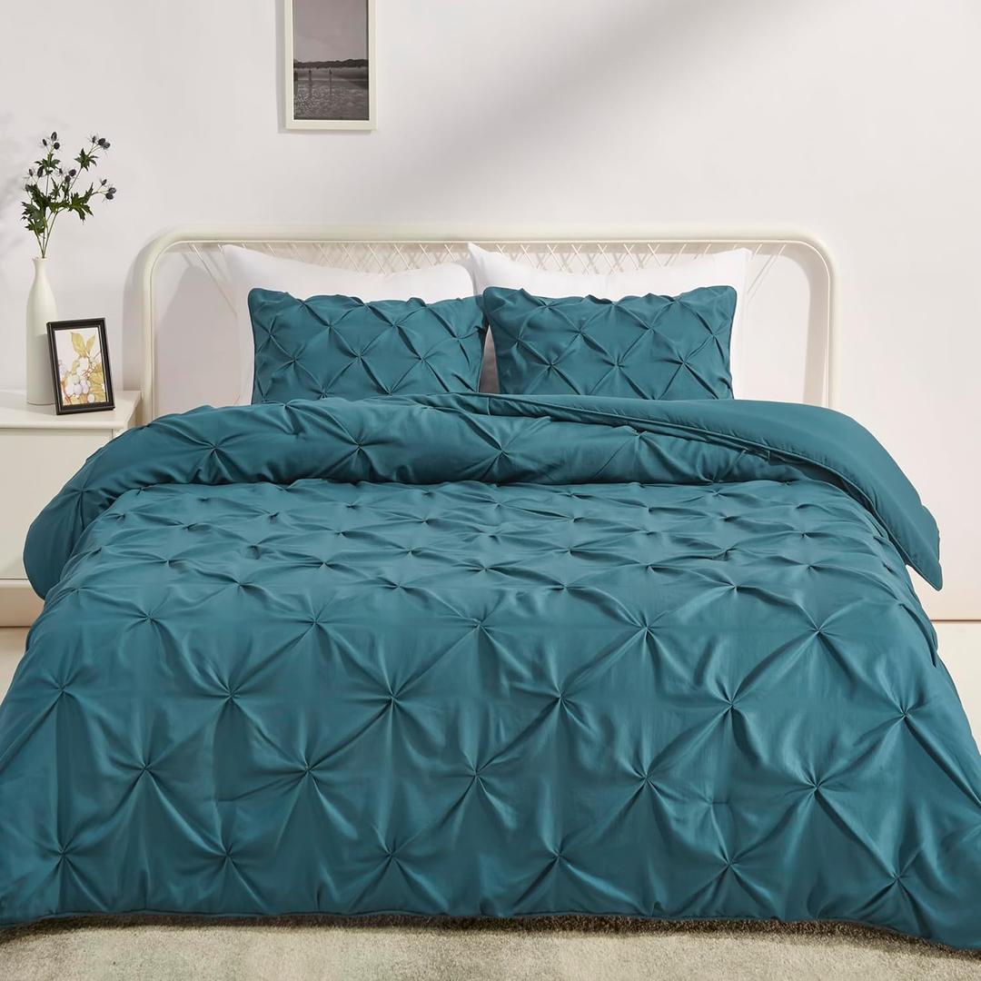 Amazon Basics Soft King Size Comforter Set, All-Season Down-Alternative 3-Piece Bedding Set, Pinch Pleat Design with Piped Edges, Dark Teal