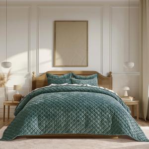 EVERGRACE Luxury Velvet Quilt Set Queen Size, Diamond Quilted Lightweight Velvet Comforter for All Season, Ultra Soft Oversized Bedspread Coverlet Bedding Set with 2 Pillow Shams, Dark Green | Luxe Velvet, Soft, Opulent Sheen, Beautiful Colors, Oversized, Oeko-Tex Certified
