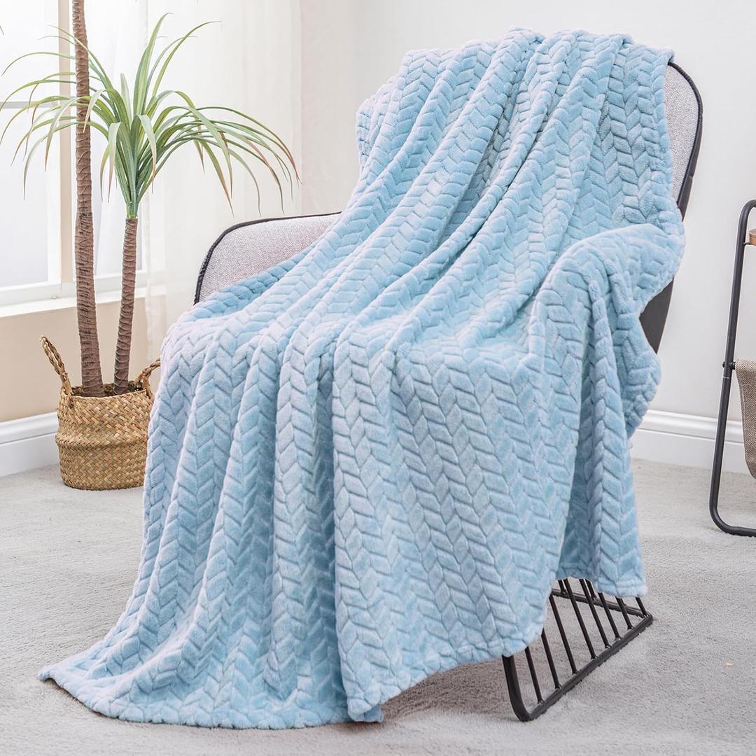 Exclusivo Mezcla Light Blue Fleece Throw Blanket for Couch and Bed, 50x70 Inches Soft Cozy Jacquard Flannel Blankets, Lightweight Fuzzy Plush Warm Throws for All Seasons