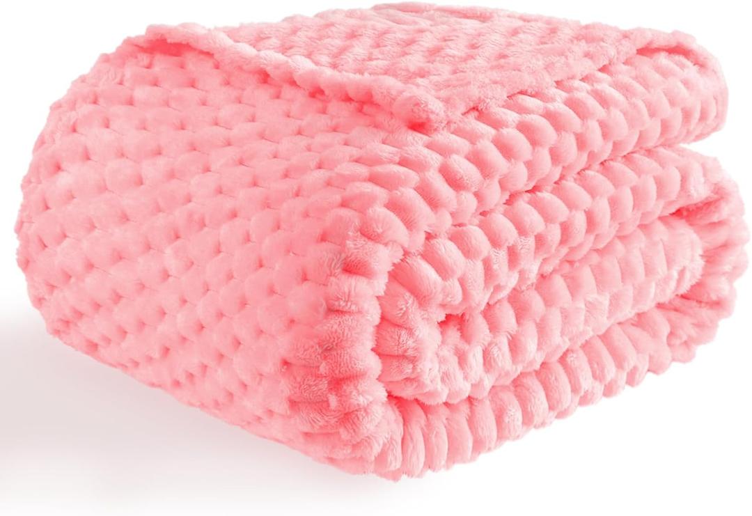 Bnuitland Soft Flannel Throw Blanket(50X70 inches), 3D Jacquard Fluffy Lightweight Fleece Blanket for Couch,Sofa,Bed, 300 GSM Super Cozy Warm for All Season Home Decor,Light Pink
