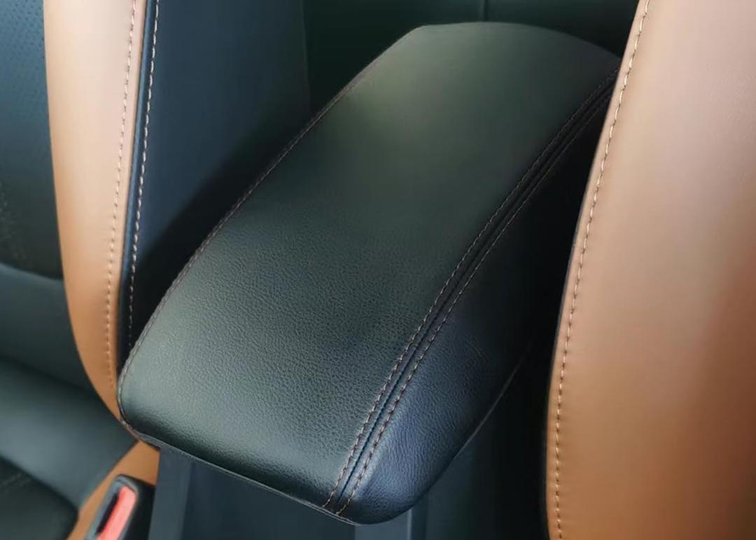 Leather Car Center Console/Armrest Cover, Fit for Corolla Cross 2022 2023 2024 2025 Anti-Scratch Protection for Automotive Interior Accessories (Black)