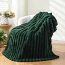 NEWCOSPLAY Super Soft Throw Blanket Dark Green Premium Silky Flannel Fleece 3D Ribbed Jacquard Lightweight Bed Blanket All Season Use (Dark Green Ribbed, Throw (50"x60"))