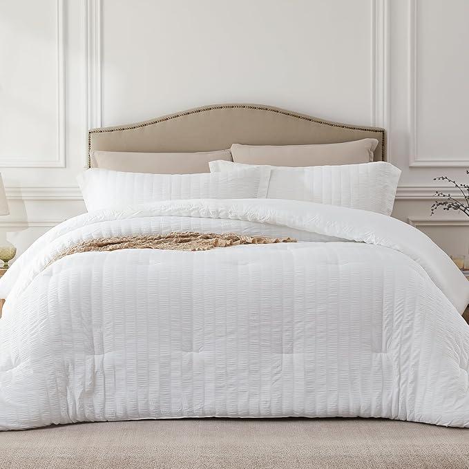 Quataly White Oversized Queen Comforter Set 3 Pieces Seersucker Lightweight Bedding Comforter Sets (1 Soft Fluffy Comforter & 2 Pillowcases) All Seasons Cozy Modern Bed Sets for Women Men, White