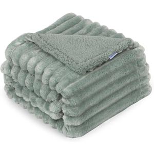 Waterproof Dog Blanket, Soft Fleece Blanket for Couch Protector, Reversible Pet Blankets Furniture Protector Cover for Small Medium Large Dogs Cats (Green, 60"x80")