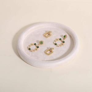 GemeShou Round Jewelry Organizer Plate, Top Microfiber Velvet Jewelry Display Tray, Empty Jewelry Showcase Tray for Necklaces, Bracelets, Rings, Earrings (Cream-Medium, 7.9 x 7.9 in)