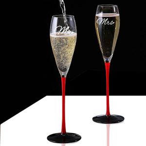 Mr and Mrs champagne glasses Wedding Champagne Flutes Glass Bridal Shower Gift Bride and Groom Gifts Engagement Gift Toasting Glasses for Valentines Day Set of 2