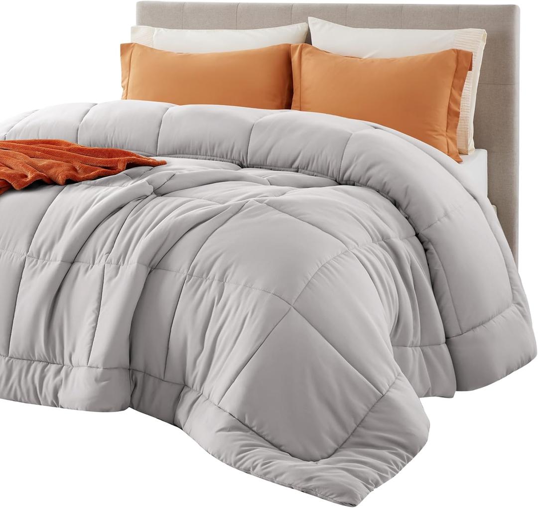 Bedsure Comforter Duvet Insert - Quilted Comforters Queen Size, All Season Duvet, GentleSoft Down Alternative Bedding, with 8 Tabs, Gifts for Women/Men, Light Grey, Queen 88 x 88 Inches