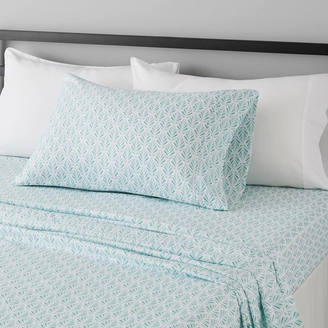 Amazon Basics Lightweight Super Soft, Wrinkle Free and Breathable Easy Care Microfiber 3 Piece Bed Sheet Set With 14-Inch Deep Pockets, Twin, Aqua Fern, Printed (Twin, Aqua Fern)