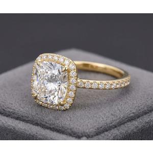 Gold engagement ring