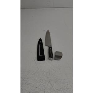 8 Super Sharp Titanium Plated Chef's Knife for Kitchen with Finger Guard, High Carbon German Stainless Steel EN1.4116 Titanium Coated Stylish Cooking Knife