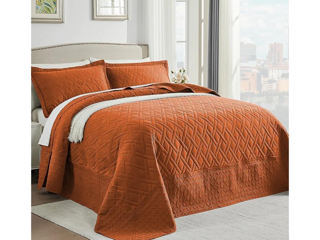 Qucover 132 x 120 Oversized King Quilt, Burnt Orange California King Bedspread, Soft Lightweight Microfiber Extra Wide Quilt, 3PC Geometric Diamond Pattern Coverlet with 2 Pillow Shams