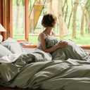 Bedsure Cooling Duvet Cover King Size, Cotton & Rayon Derived from Bamboo Blend Duvet Cover Set for Hot Sleepers, Ultra-Soft, Breathable & Lightweight Home Bedding for All Seasons (Sage Green, 104"x90")