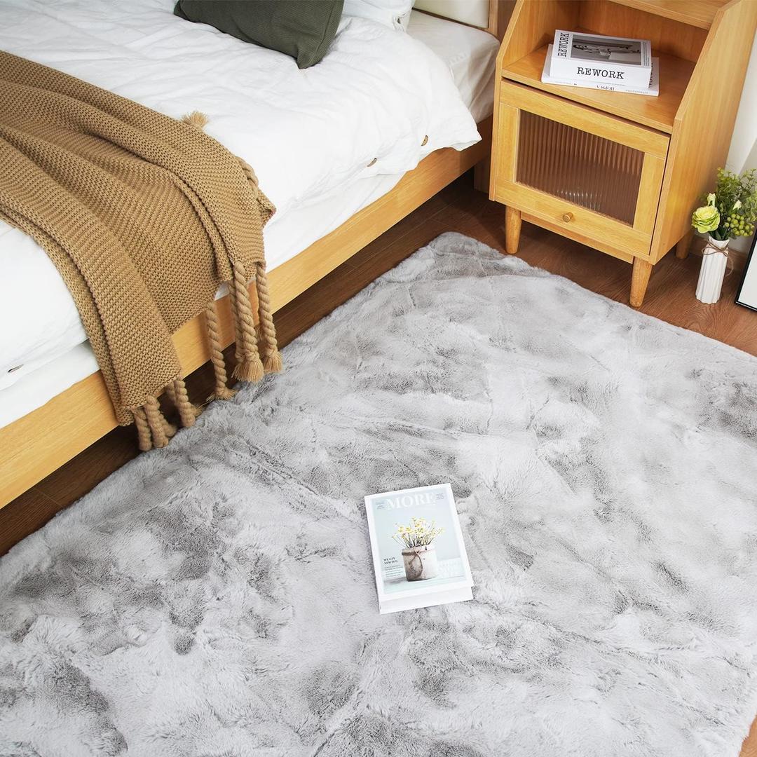 Ghouse Grey Faux Rabbit Fur Rug 5x7 Machine Washable Area Rugs for Bedroom Fluffy Rugs for Living Room No-Shedding Carpet Sheepskin Rug (4'11" x 7'1" (Rectangular))