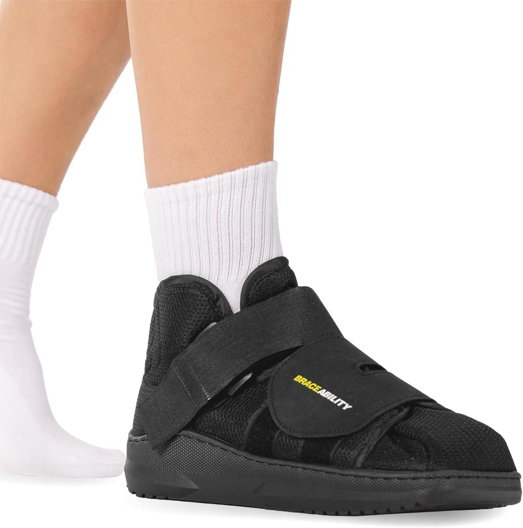 BraceAbility Closed Toe Medical Walking Shoe - Lightweight Broken Toe Cast Boot, Fractured Foot Brace for Metatarsal Stress Fracture, Post-op Bunion, Hammertoe Surgery Recovery - For Men or Women, Size: Medium (Women's 7-9.5 / Men's 6-8.5)