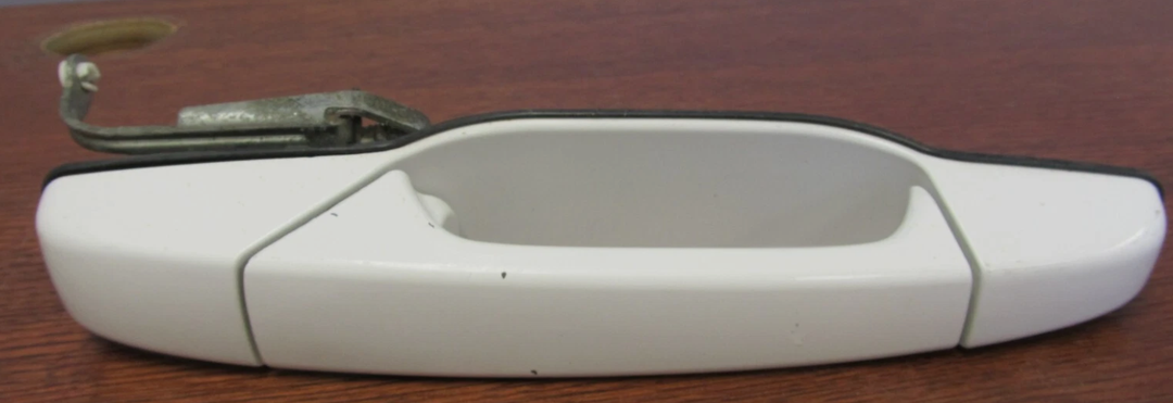 Door Handle, OEM GM RH Exterior Door Handle OE# 15915112 RH 15915622 RH Door Handle, OEM GM RH Exterior Door Handle OE# 15915112 RH 15915622 RH