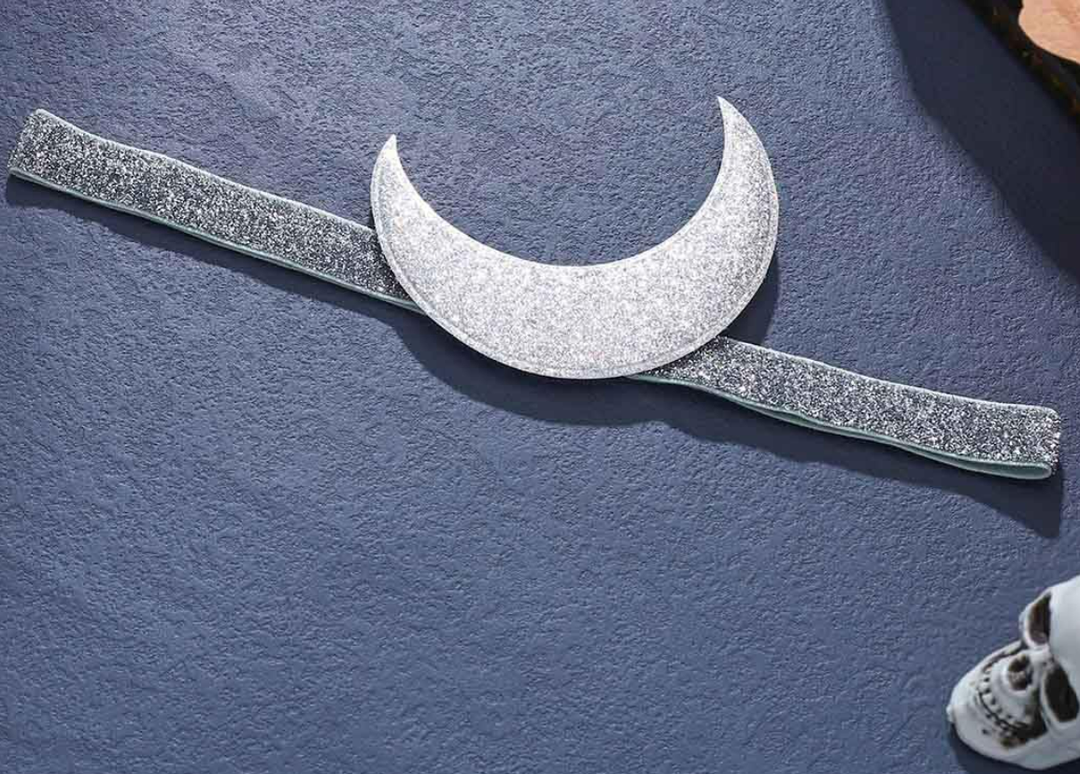 GORTIN Moon Headband Crescent Moon Headpiece Silver Sequins Head Chain Bohemia Hair Bands Forehead Chain Gothic Featival Prom Holloween Costume Hair Jewelry for Women and Girls (Silver)