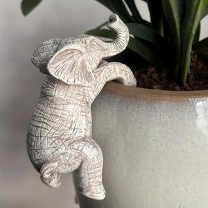 Kudriod Elephant Planter Hugger Figurine -Resin Hanging Elephant Statue Flower Pot Holder for Garden, Balcony, Patio, Lawn, and Home Decor, Set of 2