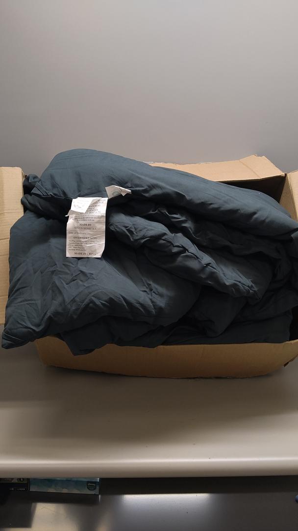 Blanket with 2 pillowcase, Size 120 x 98,