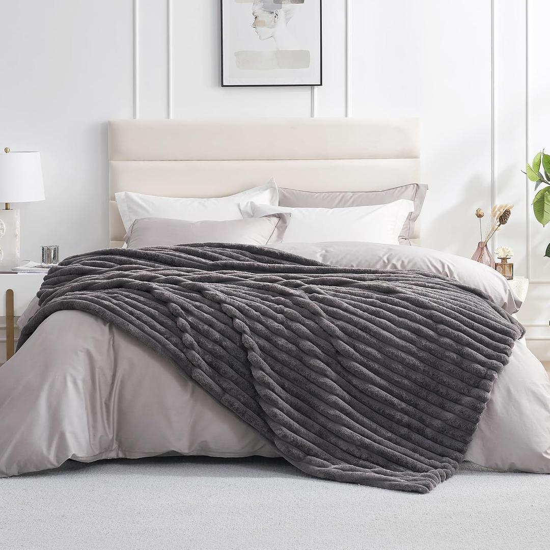 Amlie Home Faux Fur Throw Blanket for Couch, Cozy Fuzzy Fluffy Fur Luxurious Soft Striped Plush Gift Blankets for Family Sofa Chair Bed Living Room Bedroom, 60"x80", Charcoal Grey