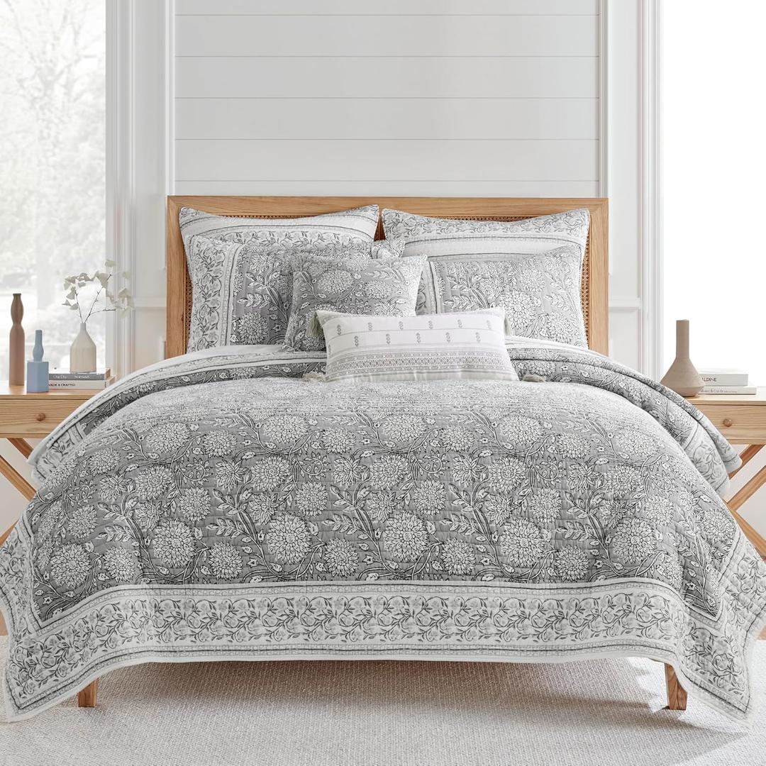 Levtex Home Adare Grey Reversible Full/Queen Quilt Set (88x92in) with 2 Pillow Shams (26x20in) - Floral Bedding - Grey White - Cotton Full/Queen Size Quilt Bedding Set - Lightweight, Soft, Pre-Washed