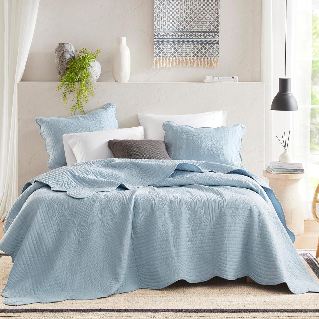 Madison Park Queen Quilt Set Damask Coverlet Set for Queen Size Bed, Cottage Oversized Quilt Set, Scallop Edge, All Season, Pre-Washed Cotton-Filled Queen Size Quilt, Tuscany, Full/Queen Blue 3 Piece