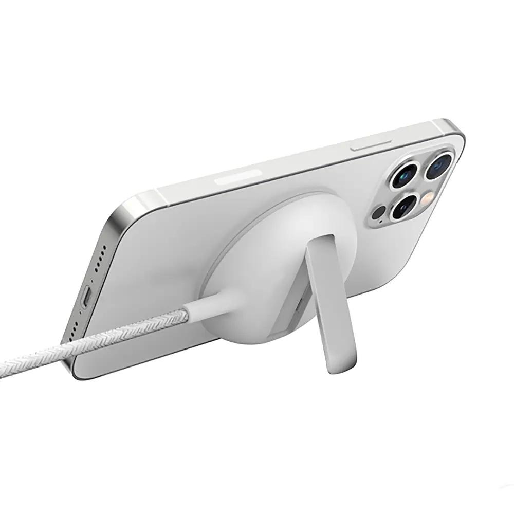 ZGear Adaptive Magnetic Wireless Pad With Kickstand white