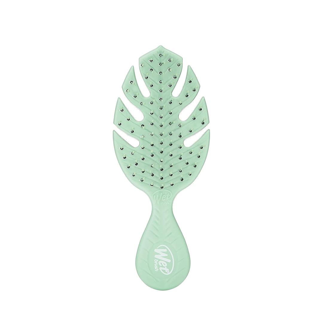 Wet Brush Go Green Mini Detangler, Green - Detangling Travel Hair Brush - Ultra-Soft IntelliFlex Bristles Glide Through Tangles & Gently Loosens Knots While Minimizing Pain, Split Ends & Breakage (1 Count (Pack of 1))