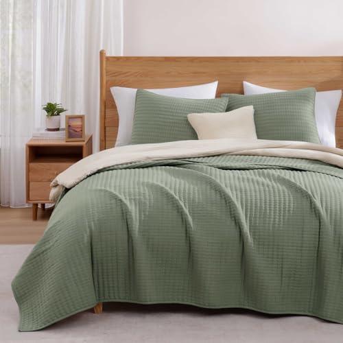 WRENSONGE King Size Quilt-3 Pieces Lightweight Bedspreads Sage Green King Quilt Bedding Set for All Seasons, Soft Summer Coverlet with 2 Pillow Shams Suitable for Bed, Couch, Quilt Blanket
