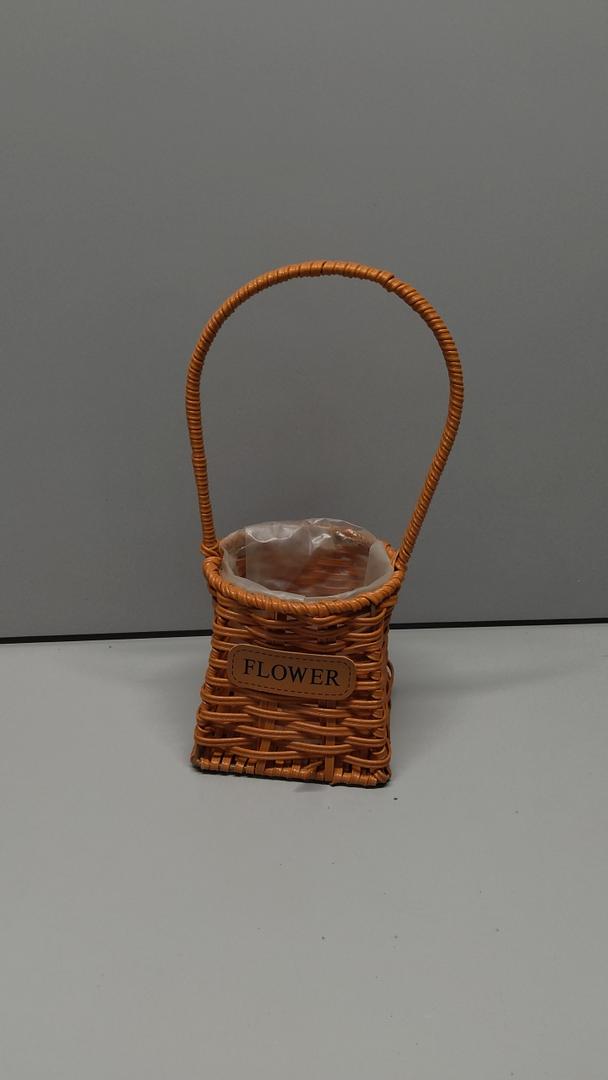 Woven Basket Portable Decorative Flower Basket for Wedding Gift Storage and Rustic Home Decor