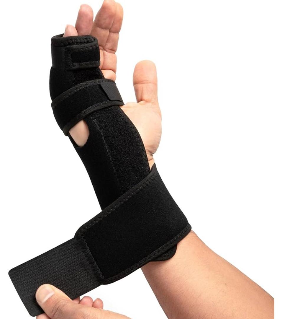 Ovation Medical Boxer Splint - Adjustable Hand and Finger Splint for Metacarpal, Ulnar Gutter and Radial Gutter Fractures - Lightweight, Padded, Immobilizing Hand Brace (Right)