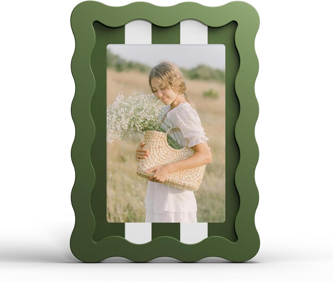 YESKAY 4x6 Picture Frame with Real Glass,Wavy Edge Wooden Photo Frame for 3.5x5,Cute Scalloped Picture Frame for Tabletop or Wall Hanging,Green,1 Pack