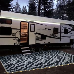 URBEST Outdoor Camping Mats Rugs Reversible Waterproof RV Deck Porch Plastic Rugs Led Illuminated Patio Mat Black-White 9x12 Feet