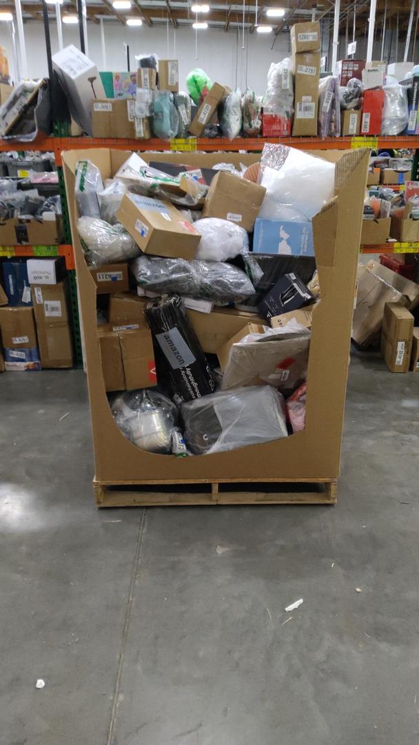 Pallet of Salvage Items 